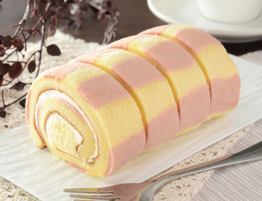 紅白のもちもちロールケーキ ローソンから新発売 ホイップ カスタード入り もぐナビニュース もぐナビ 紅白のもちもちロールケーキ ローソンから新発売 ホイップ カスタード入り もぐナビニュース もぐナビ