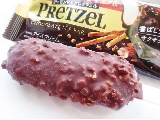 高評価 ポッキーみたいなチョココーティング グリコ アーモンド プレッツェル チョコレートバー のクチコミ 評価 レビュアーさん もぐナビ