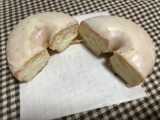 高評価 Hpに載ってないシリーズ ミスタードーナツ ホワイトチョコリング のクチコミ 評価 レビュアーさん もぐナビ 高評価 Hpに載ってないシリーズ ミスタードーナツ ホワイトチョコリング のクチコミ 評価 レビュアーさん もぐナビ