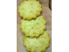 高評価 ファミリーマート familymart collection 食物繊維たっぷりちいさなハーベストセサミ のクチコミ 評価 値段 価格情報 もぐナビ
