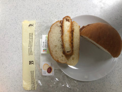 中評価 セブン イレブン デミソースのグラタンコロッケバーガー 製造終了 のクチコミ 評価 カロリー 値段 価格情報 もぐナビ