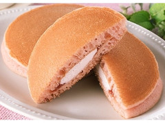 中評価 ファミリーマート ファミマ ベーカリー いちごのパンケーキ ジャム ホイップクリームのクチコミ 評価 値段 価格情報 もぐナビ