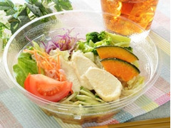 ローソン １食分の野菜が摂れるサラダラーメン ごまだれの口コミ 評価 カロリー 値段 価格情報 もぐナビ