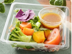 ローソン 1 2日分のごろっと緑黄色野菜のサラダのクチコミ 評価 カロリー 値段 価格情報 もぐナビ ローソン 1 2日分のごろっと緑黄色野菜のサラダのクチコミ 評価 カロリー 値段 価格情報 もぐナビ