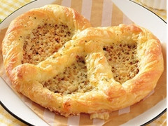 中評価 ローソン マチノパン チーズプレッツェルデニッシュのクチコミ 評価 カロリー 値段 価格情報 もぐナビ
