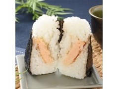 中評価 ローソン おにぎり屋 金しゃりおにぎり 焼さけハラミ 製造終了 のクチコミ 評価 カロリー 値段 価格情報 もぐナビ