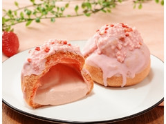 ローソン Uchi Cafe’ 栃木とちおとめ苺の生カスタードシュークリーム