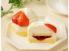 ローソン Uchi Cafe’ 苺の冠雪ショートケーキ