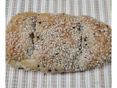 イオン バンデロール 白黒ごまとさつまいもと小豆のパン 1個