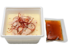 セブン-イレブン たんぱく質が摂れる なめらか豆腐 蒸し鶏 商品写真