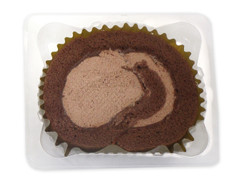 セブン-イレブン カカオ72％のチョコ使用 ショコラロールケーキ 商品写真