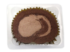 セブン-イレブン カカオ72％のチョコ使用 ショコラロールケーキ