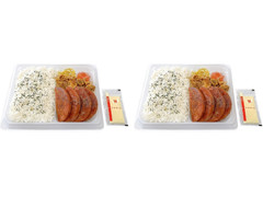 セブン-イレブン ソーセージステーキ＆豚焼肉弁当 商品写真
