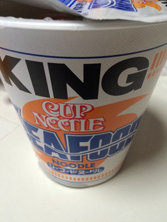 高評価 でっかいカップがインパクト大 日清 カップヌードル シーフードヌードル キング のクチコミ 評価 M A Iさん もぐナビ