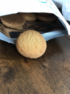 「ファミリーマート FamilyMart collection まろやかミニバタークッキー」のクチコミ画像 by あっちゅんちゃんさん