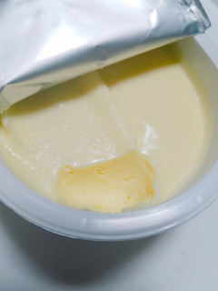 「明治 スプレッタブル バターの新しいおいしさ ホイップタイプ カップ130g」のクチコミ画像 by nag～ただいま留守にしております～さん