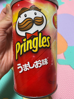 中評価 塩濃い プリングルズ うましお味 のクチコミ 評価 Gologoloさん もぐナビ