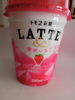 中評価 ストロベリーラテ トモヱ Latte 贅沢いちご のクチコミ 評価 栗山芋之助さん もぐナビ