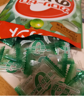 「サラヤ カロリーゼロ のど飴 ハーブミント 袋60g」のクチコミ画像 by suguki しま田 さん