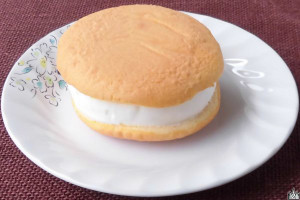 ぱっと見はクッキーサンドのよう。