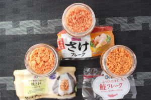 3社食べ比べ イオン セブン Seiyuの 鮭フレーク 中身はどう違うの 連載 ごはんのおとも もぐナビニュース もぐナビ