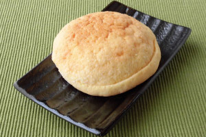 やや凹凸のあるなだらかな肌。