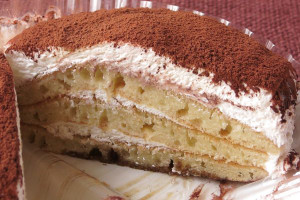底に敷かれたコーヒーソースが、一番下のパンケーキに染み込んでいます。