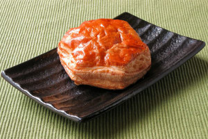 きれいな焼き目がついた、六角形のパイ。