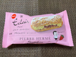 巨匠監修 苺とカスタードあふれる贅沢エクレア コンビニスイーツ決定版 もぐナビニュース もぐナビ