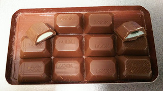 「不二家 ルック2 チョコミント食べくらべ 箱12粒」のクチコミ画像 by ちぃぼうさん