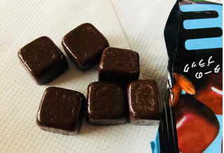 高評価 可愛いキューブチョコ 明治 ブラックチョコレート Cubie のクチコミ 評価 シナもンさん もぐナビ