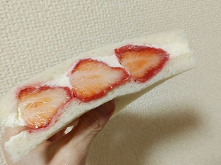 中評価 セブン イレブン いちごサンドのクチコミ一覧 1 件 もぐナビ