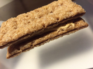 高評価 念願の 六花亭 サクサクカプチーノ 霜だたみ のクチコミ 評価 レビュアーさん もぐナビ