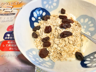 高評価 ヨーグルトや牛乳 レーズンを添えて 日本食品製造 プレミアムピュア オートミール のクチコミ 評価 やにゃさん もぐナビ
