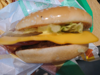 高評価 シャキシャキレタスとピリ辛ソース マクドナルド ベーコンレタスバーガー のクチコミ 評価 ミオトさん 食品クチコミサイト もぐナビ