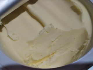 「明治 スプレッタブル バターの新しいおいしさ カップ150g」のクチコミ画像 by レビュアーさん