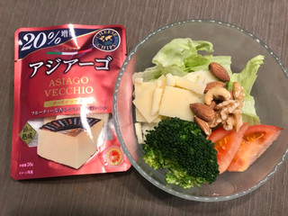 「東京デーリー チーズチップス アジアーゴ 袋30g」のクチコミ画像 by やにゃさん