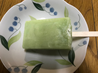 中評価 お風呂アイス ガリガリ君 キウイ 赤城 大人なガリガリ君 キウイ のクチコミ 評価 ねこねこりんさん もぐナビ