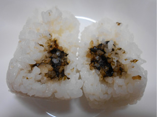 中評価 美味しいお米にのり佃煮 セブン イレブン 新潟県産コシヒカリおむすび有明海産のり佃煮 のクチコミ 評価 コマメのグルメさん もぐナビ