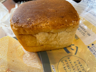 「ヤマザキ フレンチトーストみたいに仕上げたしかくいパン 1個」のクチコミ画像 by ぺりちゃんさん