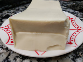 「さとの雪 常温保存可能品 かためのおいしい豆腐 300g」のクチコミ画像 by おうちーママさん