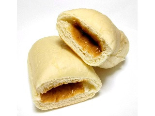 白いコッペパン 黒蜜きなこクリーム