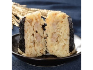 ローソン おにぎり屋 金しゃりおにぎり 極 名古屋コーチン鶏めしのクチコミ 評価 カロリー 値段 価格情報 もぐナビ ローソン おにぎり屋 金しゃりおにぎり 極 名古屋コーチン鶏めしのクチコミ 評価 カロリー 値段 価格情報 もぐナビ