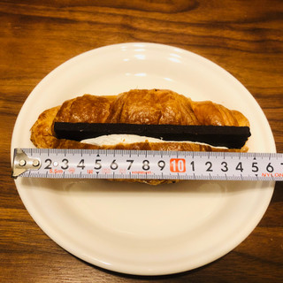 高評価 名前どおり板チョコが主役 ヤマザキ チョコクロワッサンサンド のクチコミ 評価 Memoさん もぐナビ