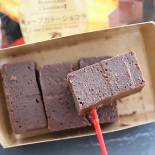 中評価 マーガリン ファミリーマート キューブガトーショコラ のクチコミ 評価 Yulikaさん もぐナビ