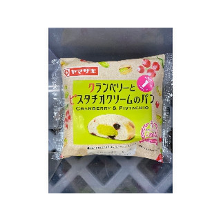 高評価 菓子パンを超える無敵のピスタチオ ヤマザキ クランベリーとピスタチオのクリームパン のクチコミ 評価 ひらそれすさん もぐナビ 高評価 菓子パンを超える無敵のピスタチオ ヤマザキ クランベリーとピスタチオのクリームパン のクチコミ 評価 ひらそれすさん もぐナビ