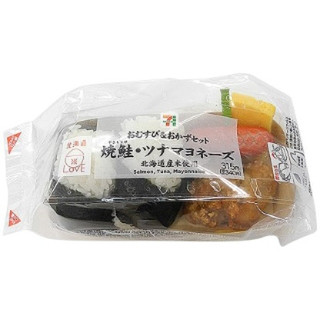 セブン イレブン 具たっぷりおむすび おかずセットのクチコミ 評価 カロリー 値段 価格情報 もぐナビ